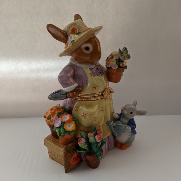 Mother Rabbit Trinket Box - Picture 7 of 8